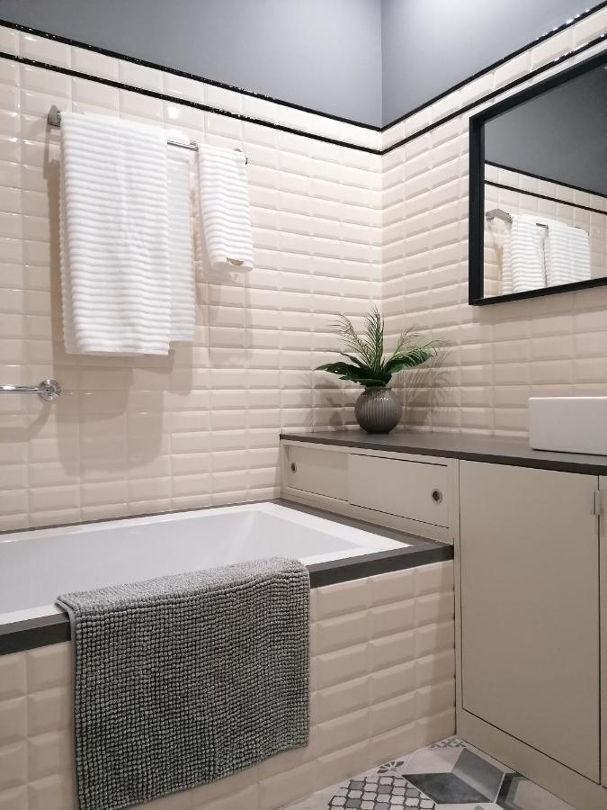 Flh Lapa Design Apartment With Terrace Lisbona Esterno foto
